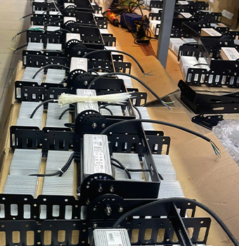 đèn pha module 250W tại xưởng Trần Phú