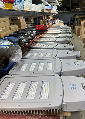 Eris b đèn đường Eris lắp tại xưởng đèn Trần Phú