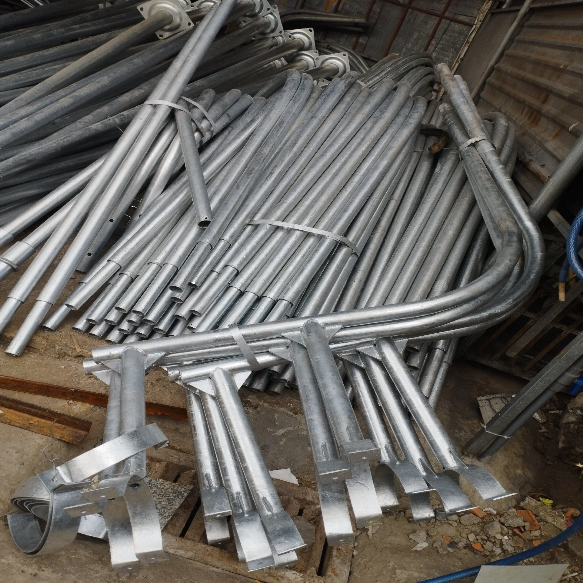 Cần đèn bắt cột bê tông ly tâm