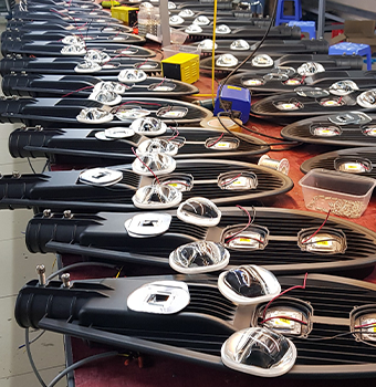 đèn đường led hình lá 100w Trần Phú