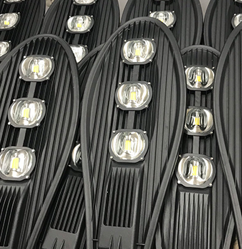 đèn đường led hình lá 150W Trần Phú