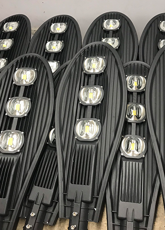 lá 150w a đèn đường led hình lá 150W Trần Phú